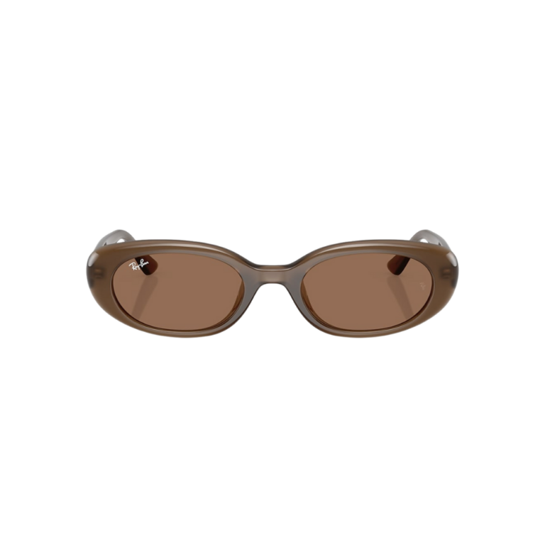 Les lunettes de soleil Ray-Ban RB4441D associent modernité, confort et authenticité. Disponibles en noir et marron avec protection UV intégrale.