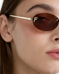 Lunettes de soleil femme FENDI First Crystal FE4075US bordeaux cristaux Tunisie AZZABI OPTIC