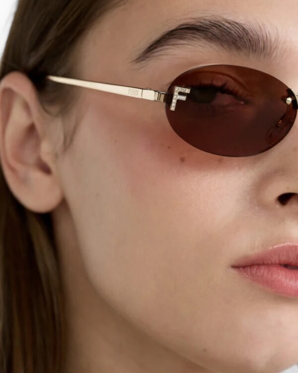 Lunettes de soleil femme FENDI First Crystal FE4075US bordeaux cristaux Tunisie AZZABI OPTIC