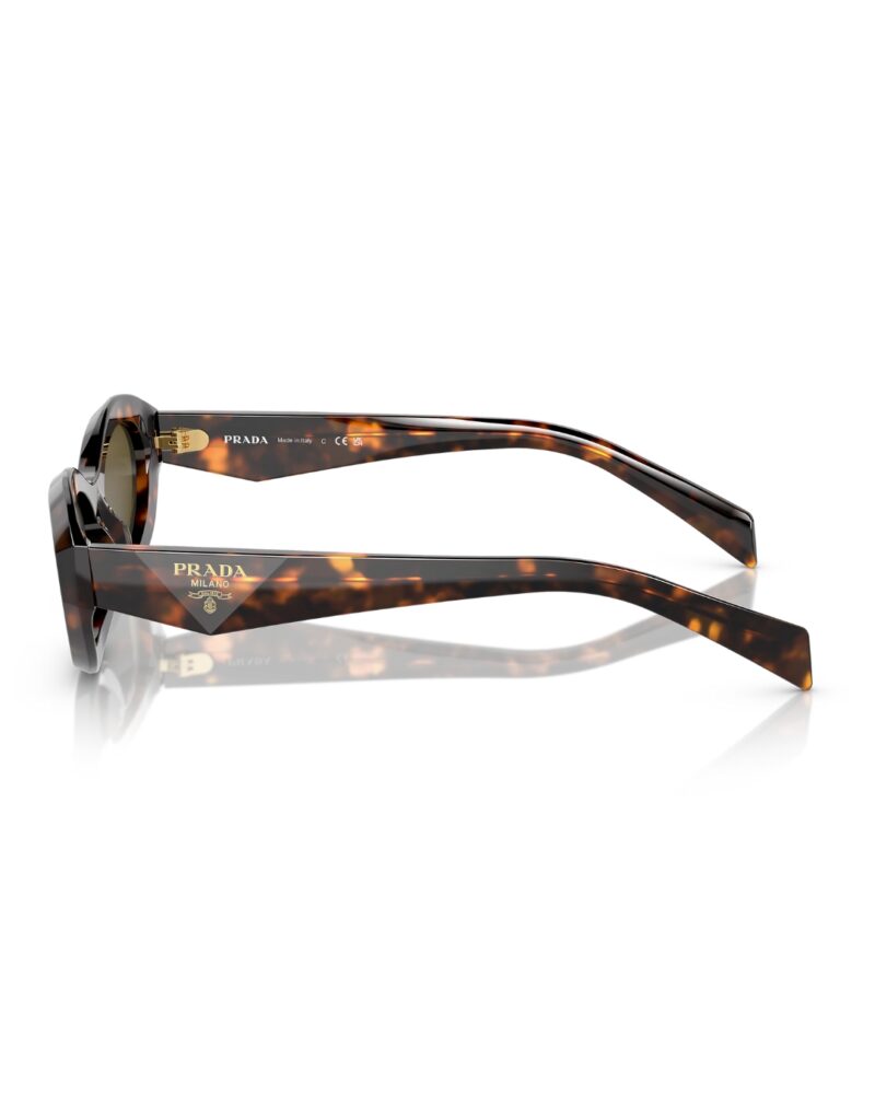 Modèle de lunettes Prada femme SPR 26Z, détail du logo sur la branche.