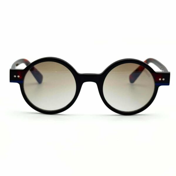 Lunettes de soleil JOW&BRO 2393 noires avec verres marron portées à La Marsa