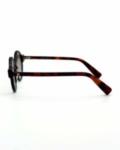 Lunettes de soleil JOW&BRO 2393 noires avec verres marron portées à La Marsa