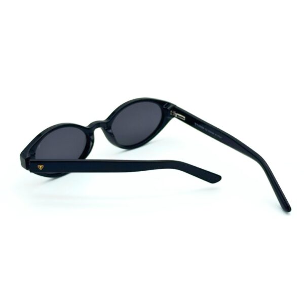 Lunettes Polarisées TUDOR Femme Tunisie Noir T006 Lunettes Polarisées TUDOR Femme Tunisie monture noire brillante verres gris polarisés chez AZZABI OPTIC