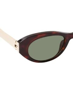 Femme portant les lunettes de soleil Guess Tunisie GU00261H