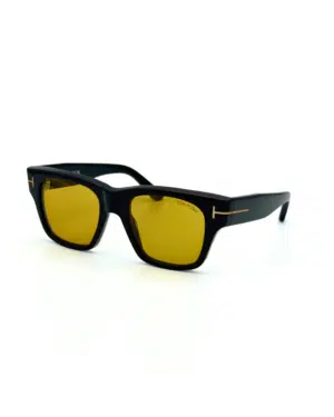 Lunettes de soleil Tom Ford Caine-02 monture noire et verres jaunes chez Azzabi Optic La Marsa.