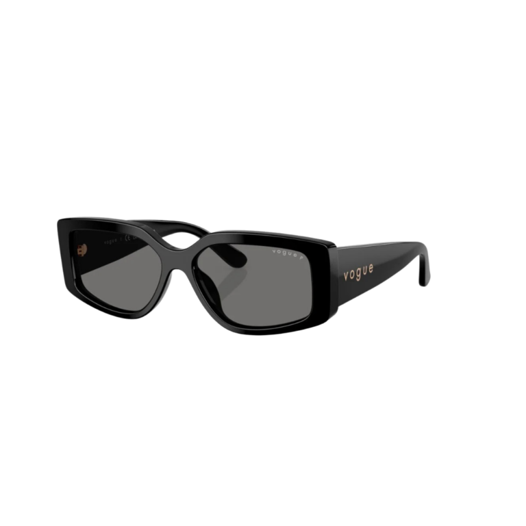 Lunettes de soleil polarisées pour femme Vogue Eyewear VG5642SU W44/81 en acétate noir brillant vue 3-4 chez AZZABI OPTIC