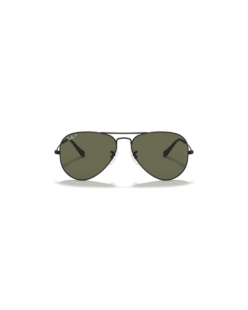 Vue de face des lunettes de soleil Ray-Ban Aviator RB3025 monture noire avec pont double barre et verres verts polarisés.