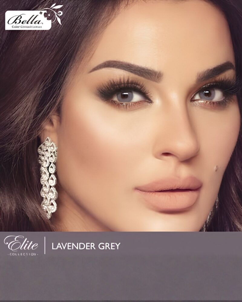Visual Officiel Bella Elite Lavender Gray - AZZABI OPTIC Visuel officiel de la campagne Bella Elite Collection teinte Lavender Gray.