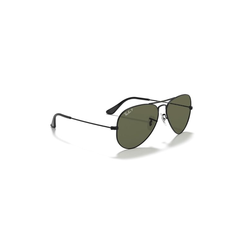 Détails Branche et Logo Ray-Ban P Aviator RB3025 Branche fine en métal noir et logo Ray-Ban P gravé sur le verre vert minéral de la RB3025.
