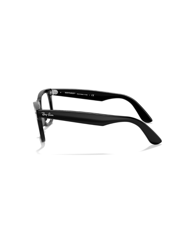 Vue de profil de la lunette Ray-Ban Wayfarer Ease montrant l'inclinaison verticale redressée et la mention Hand Made in Italy.
