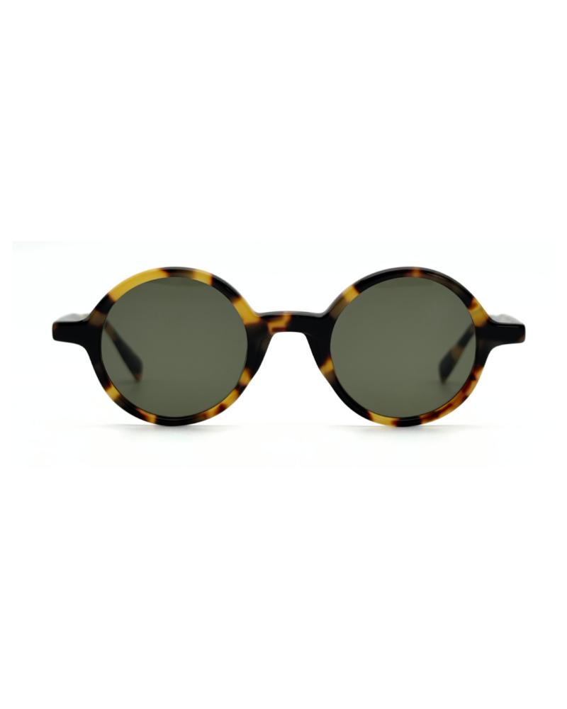 Lunettes de soleil de créateur rondes écaille de tortue Gigi Studios Greta verres vert foncé.