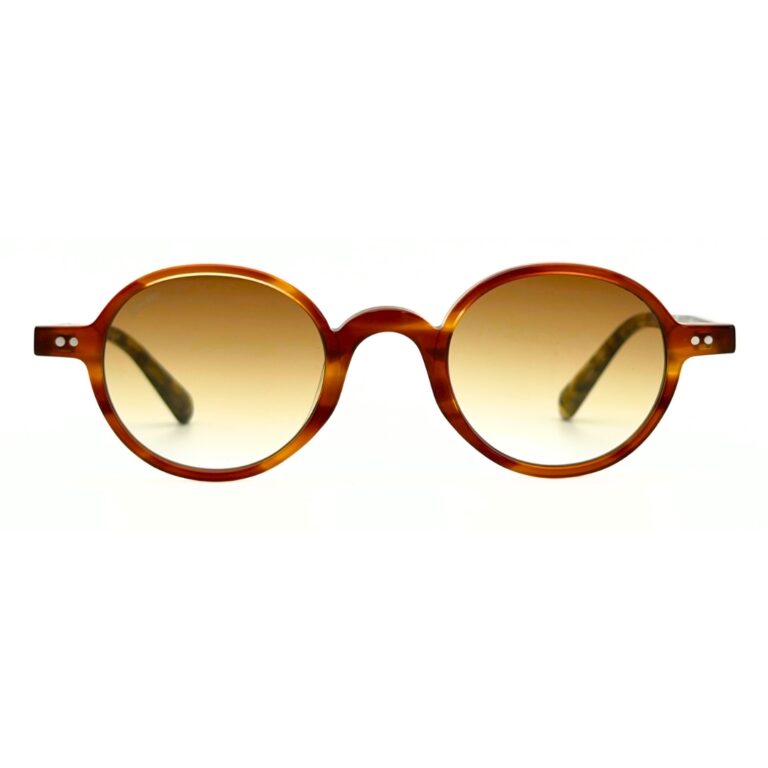 Lunettes de soleil rondes JOW and BRO DJ9143 en acétate écaille de tortue miel ambrée avec branches marbrées et verres dégradés bruns.
