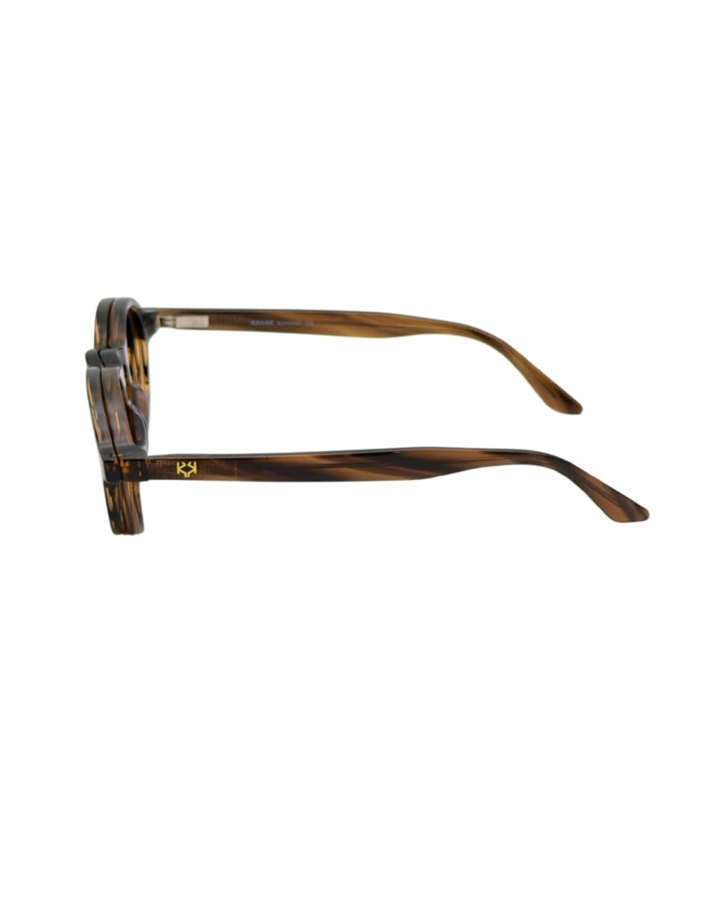 Profil avec monogramme doré des lunettes de vue avec clip solaire magnétique KAVAK KV20147 Amber Tortoise