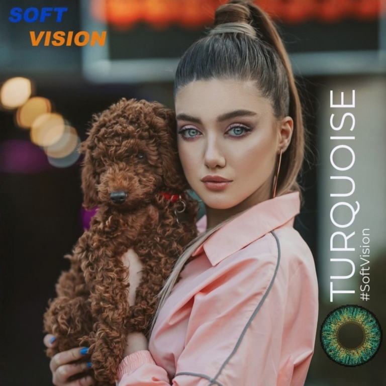 Affiche Soft Vision Turquoise présentant le modèle porté et la structure graphique détaillée de la lentille souple