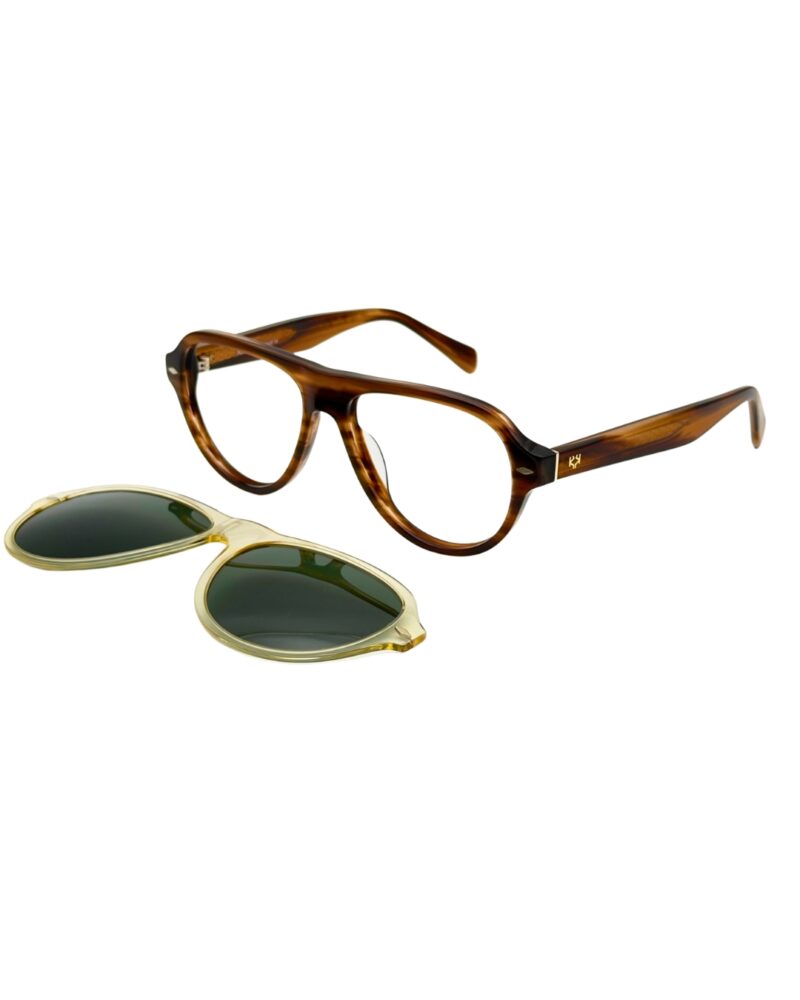 Lunettes de vue KAVAK KV6001 C4 en acétate ambre miel présentées de trois quarts avec leur clip solaire magnétique champagne détaché