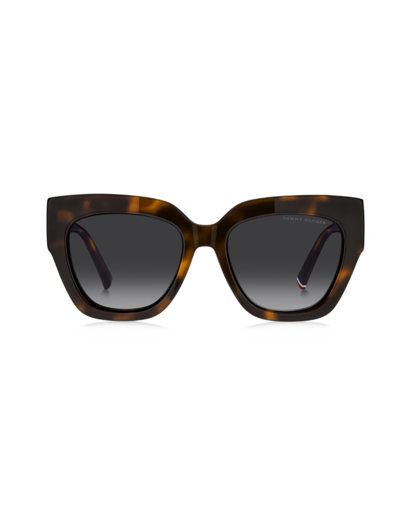 Vue de face des lunettes Tommy Hilfiger TH 2223/S révélant la forme papillon et les verres solaires gris dégradés