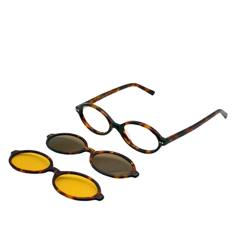 Lunette Kavak 1694 marron écaille vue 3/4 avec clip solaire brun polarisé et clip jaune nuit